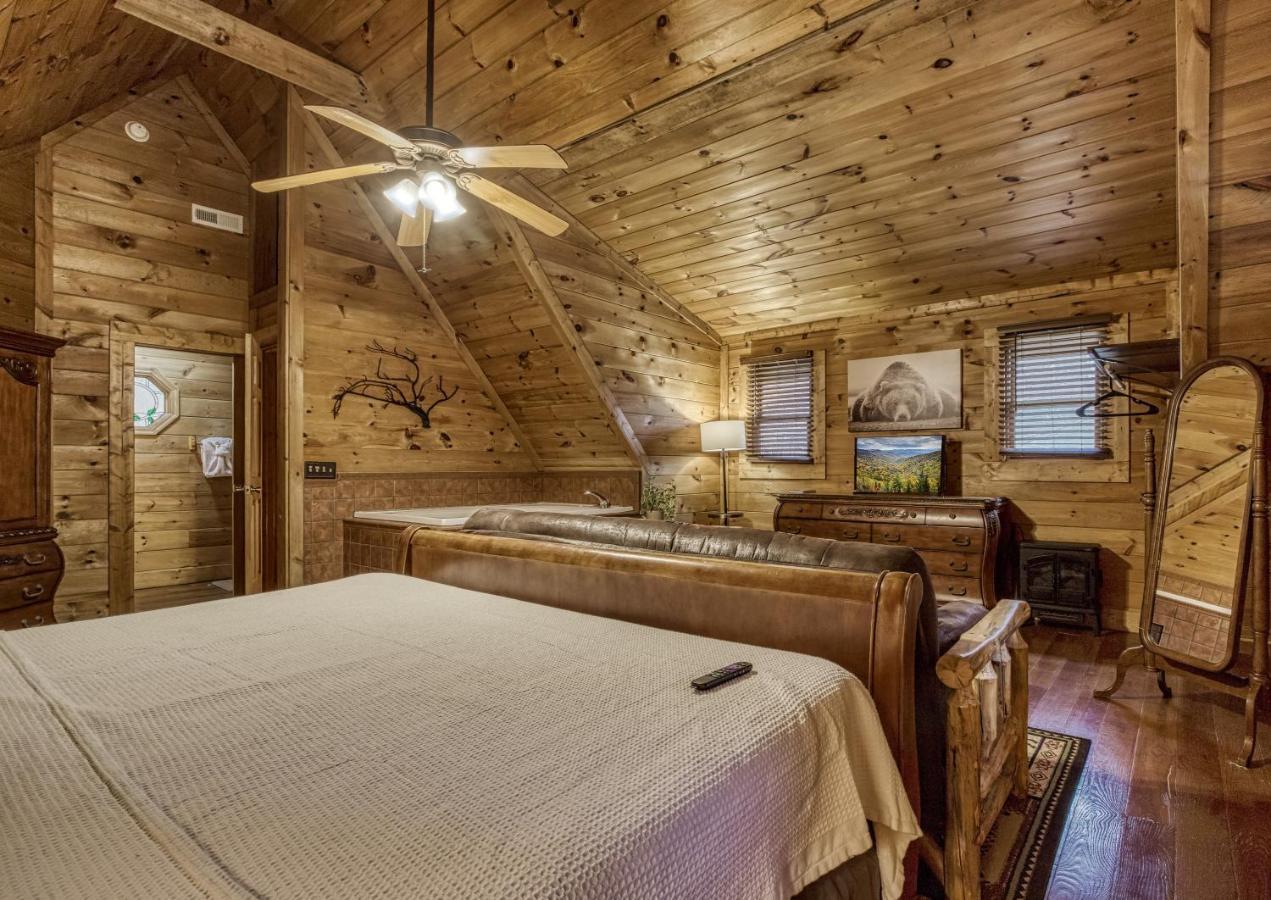 Bridgewood Cabin, Hot Tub, 1089 Of Free Attraction Tickets For Each Paid Day, Dollywood And More! Pigeon Forge Esterno foto