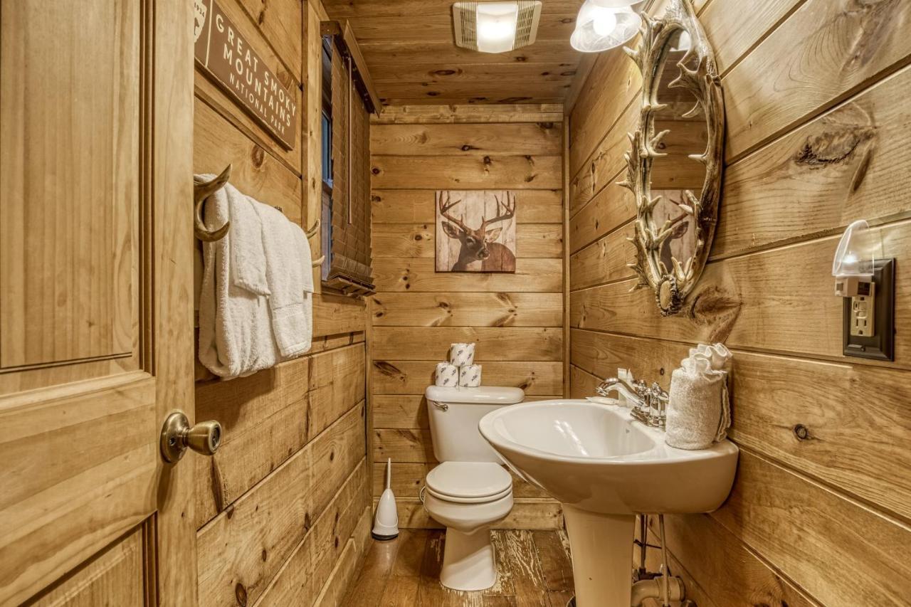 Bridgewood Cabin, Hot Tub, 1089 Of Free Attraction Tickets For Each Paid Day, Dollywood And More! Pigeon Forge Esterno foto